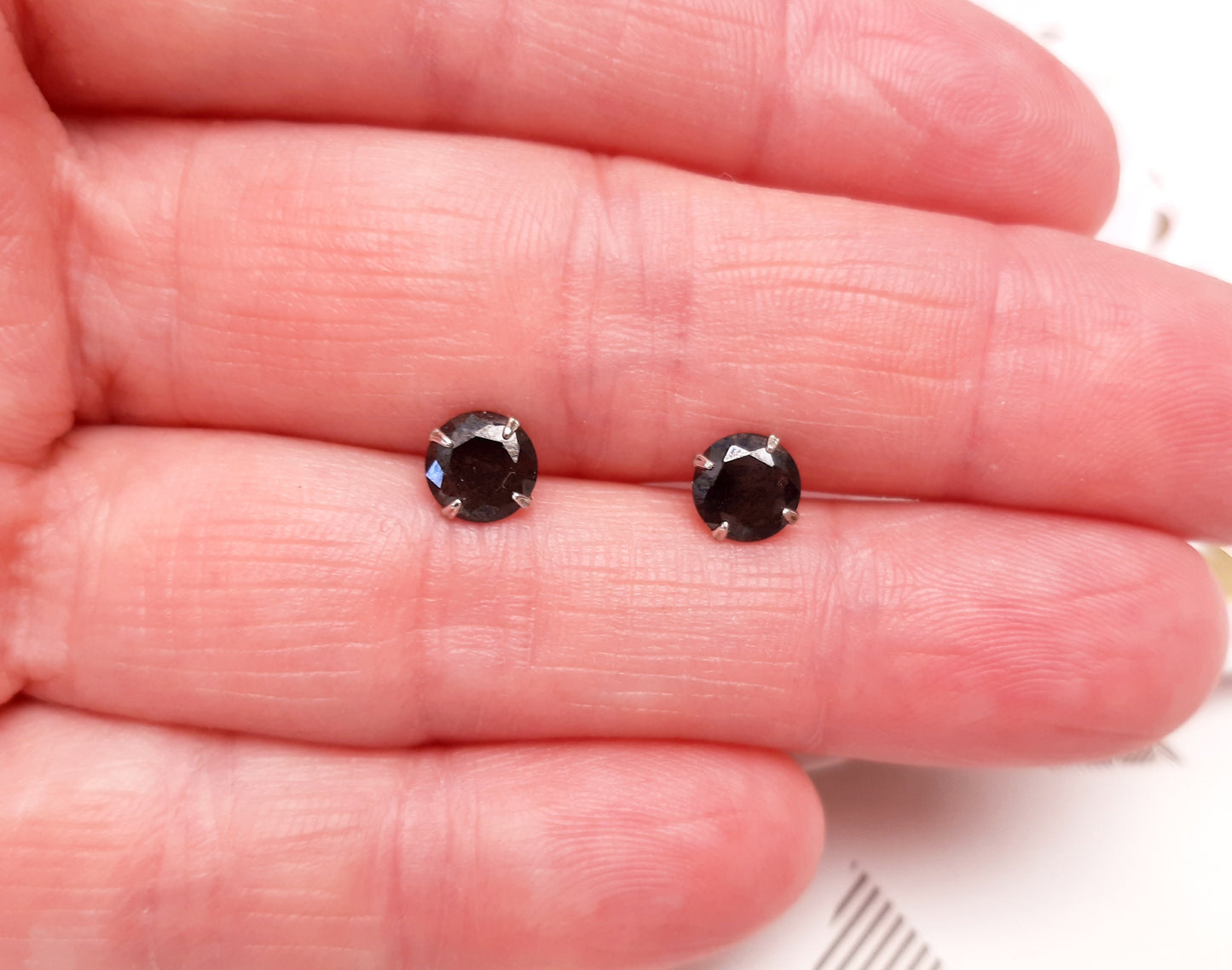 Puces d'oreilles argent poinçonné 935 noir