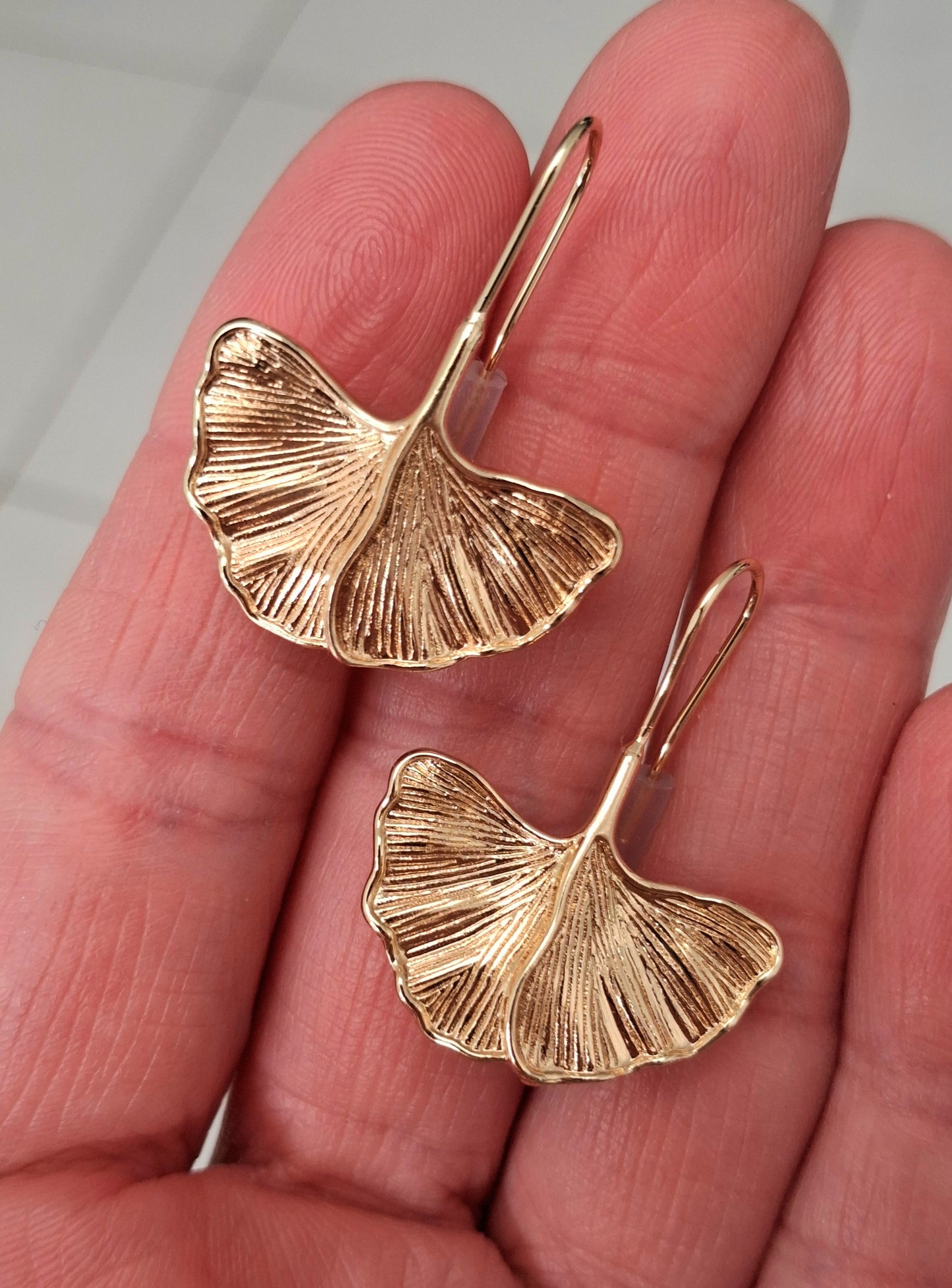 Dormeuses dorées à l'or fin ginko