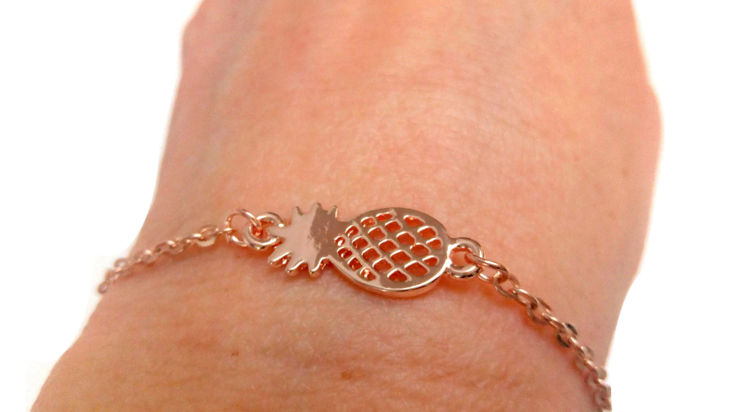 Golden brass pineapple thin bracelet