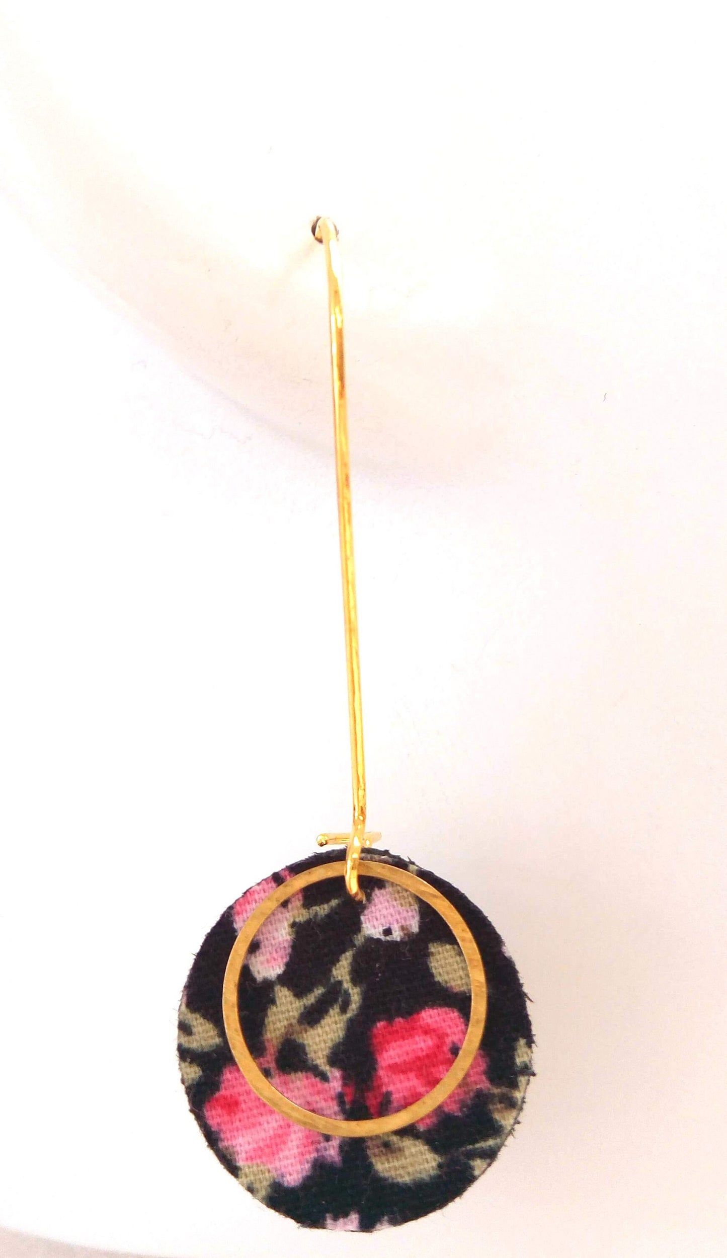Boucles fleurs liberty sur fond noir