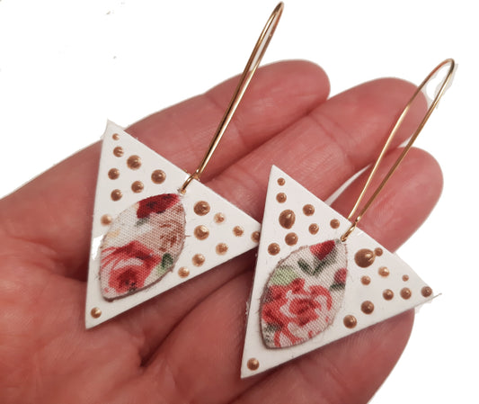 Boucles d'oreilles triangles en cuir blanc et tissu Liberty