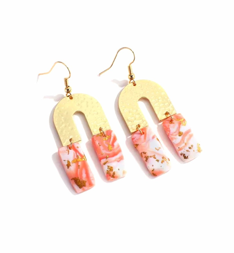 Boucles d'oreilles graphiques U inversé fimo feuille d'or