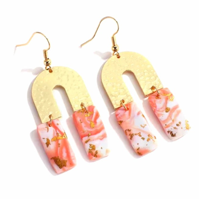 Boucles d'oreilles graphiques U inversé fimo feuille d'or