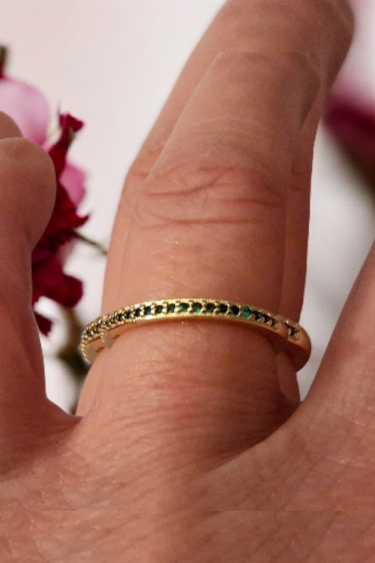 Bague éclats de pierres taillées tonalité d'émeraude