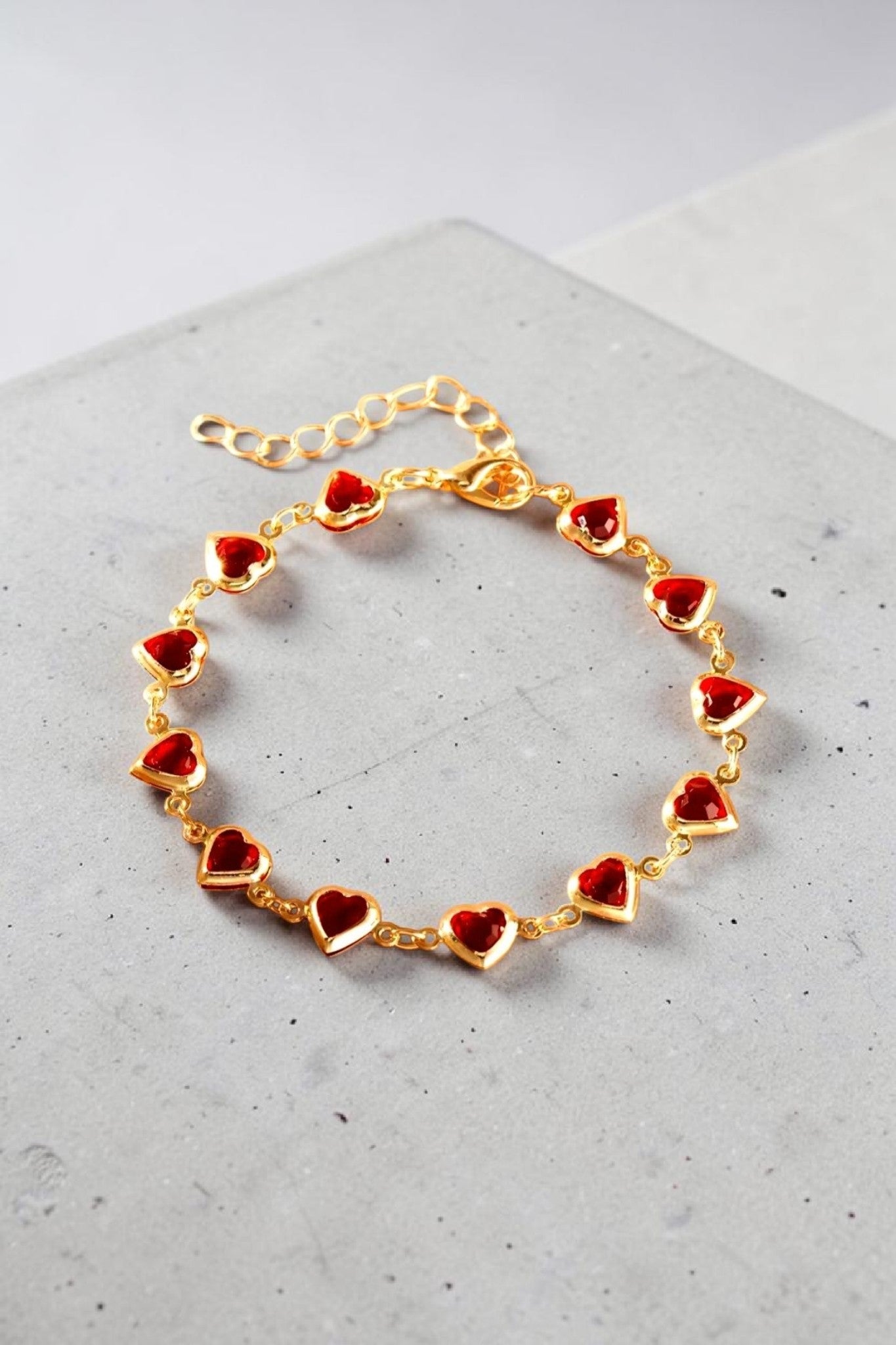 Bracelet doré à l'or fin cœurs amour