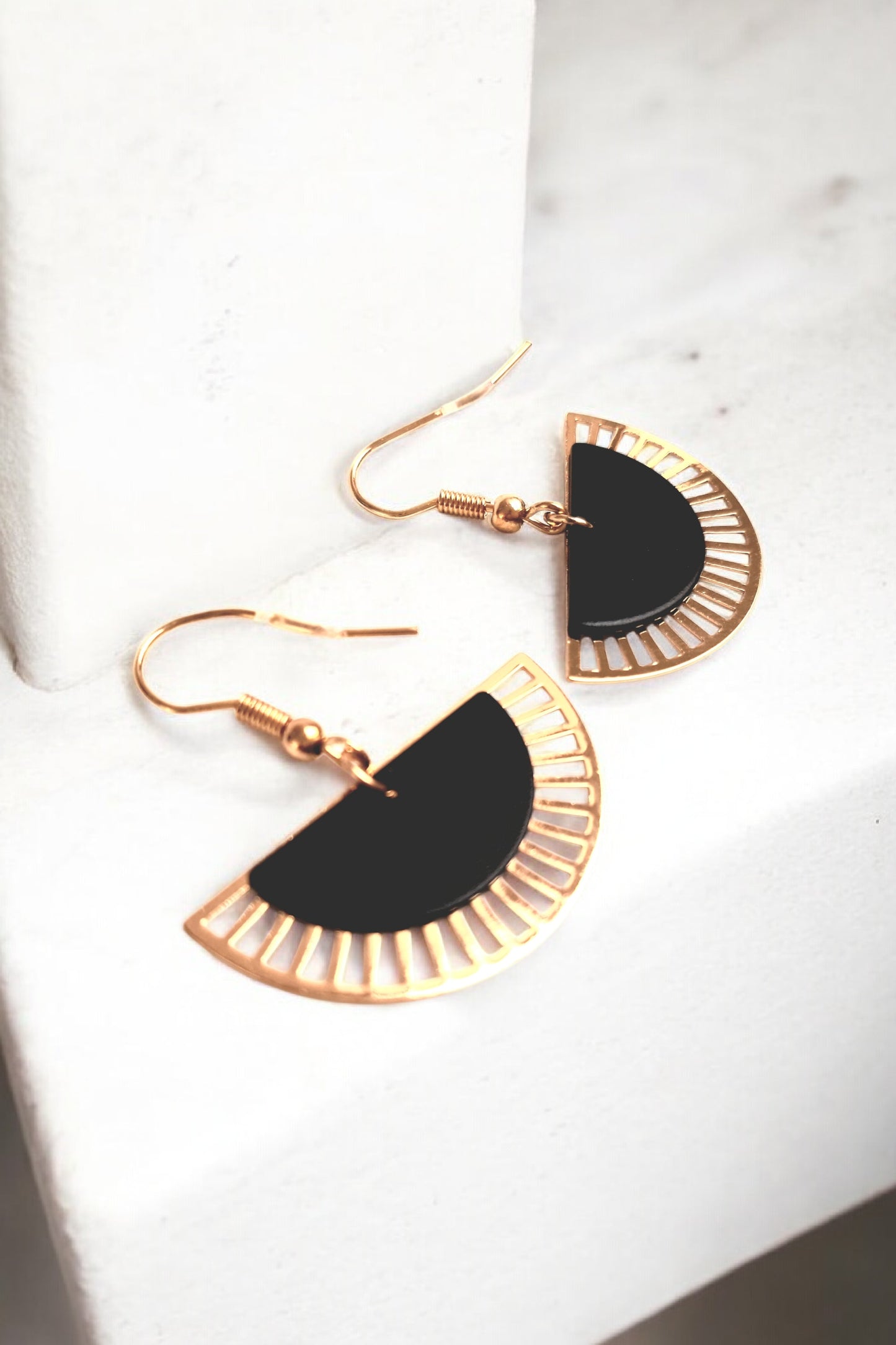 Boucles demi-lunes clair obscur