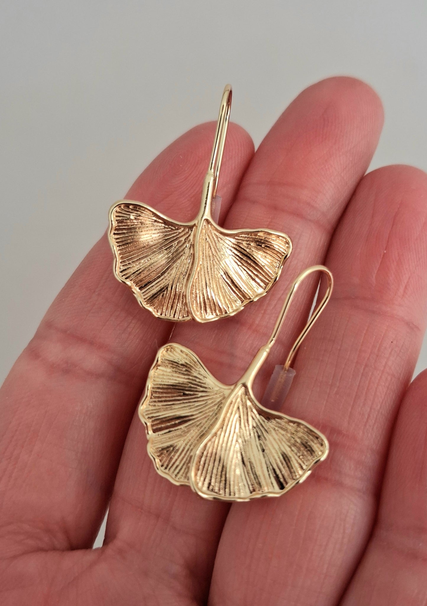 Dormeuses dorées à l'or fin ginko