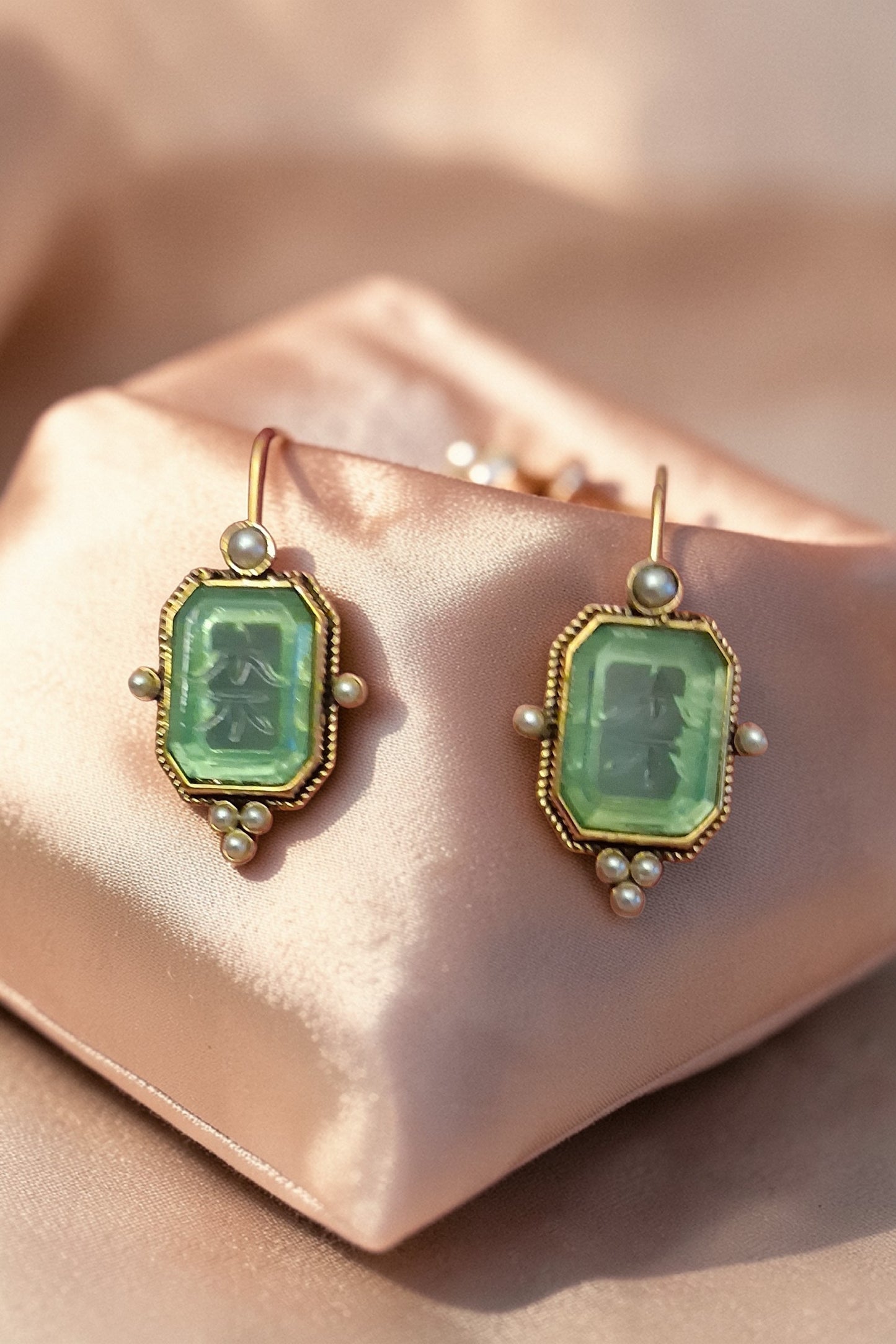 Dormeuses cabochons vert antique