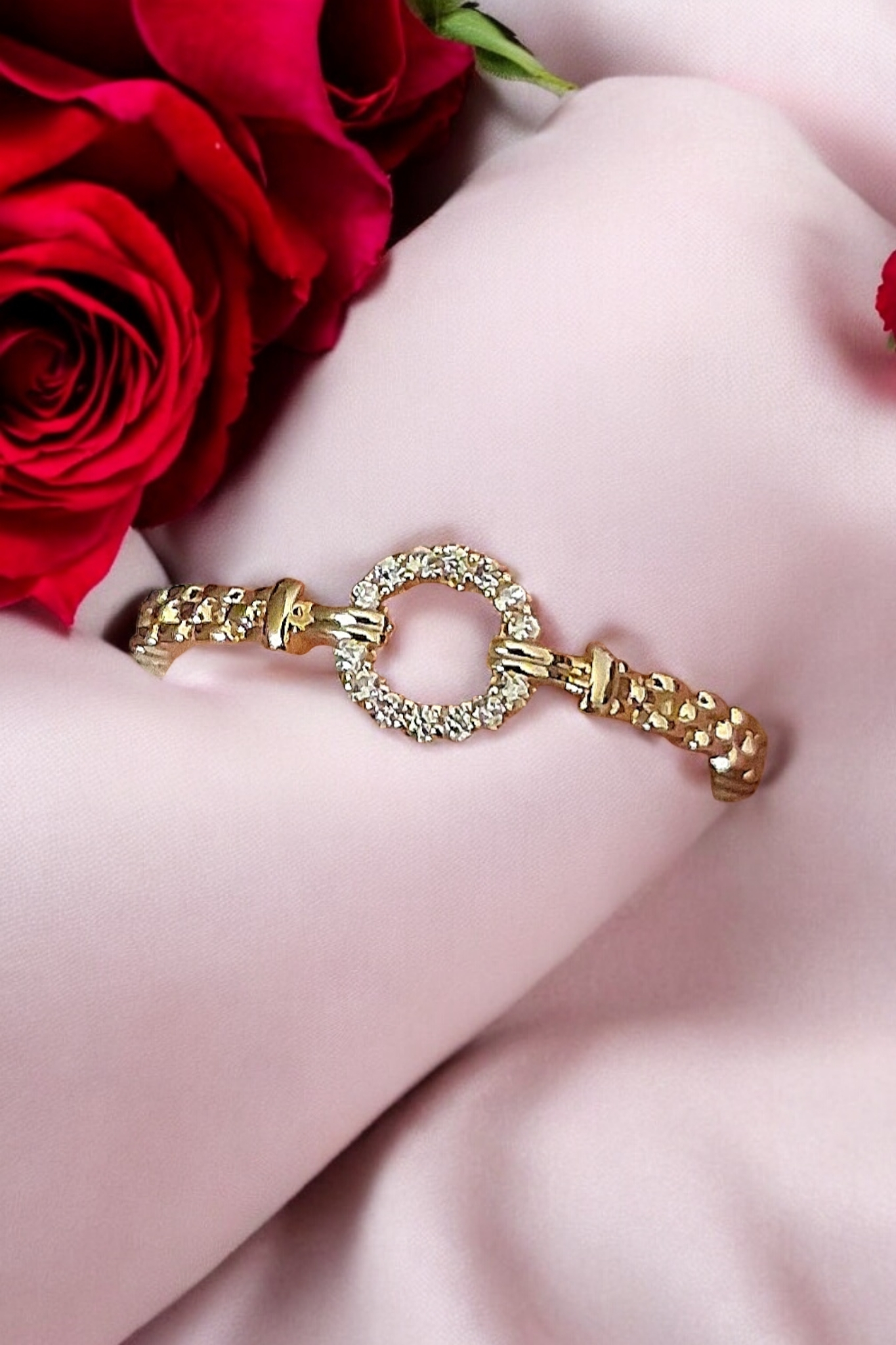 Bague dorée or fin couronne de strass