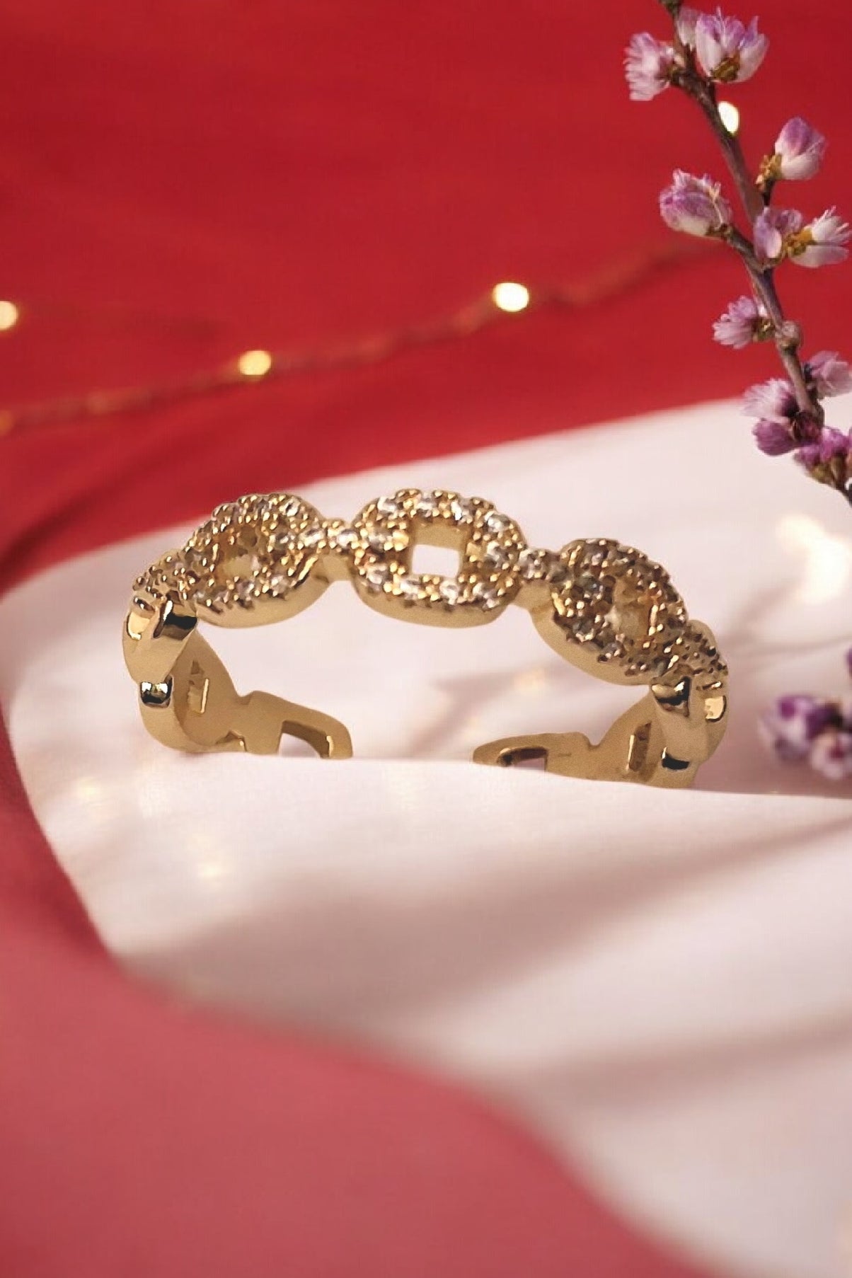 Bague dorée or fin maillons strass