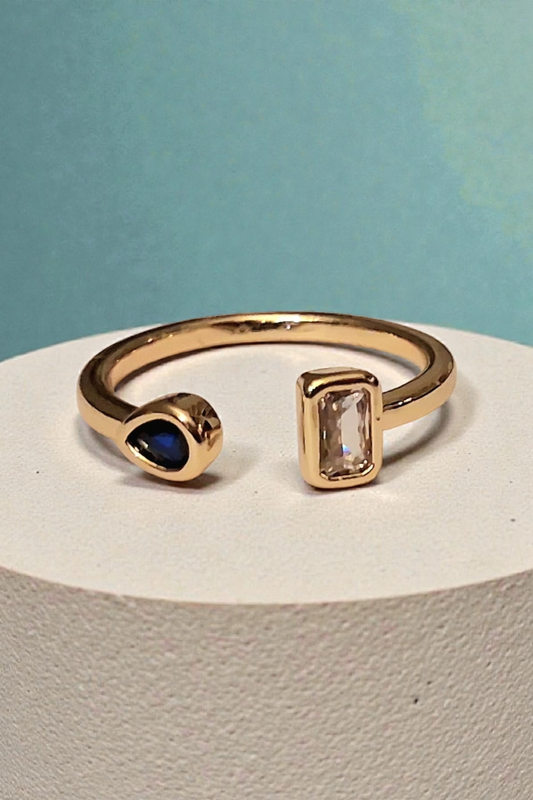 Bague contemporaine esprit saphir et cristal