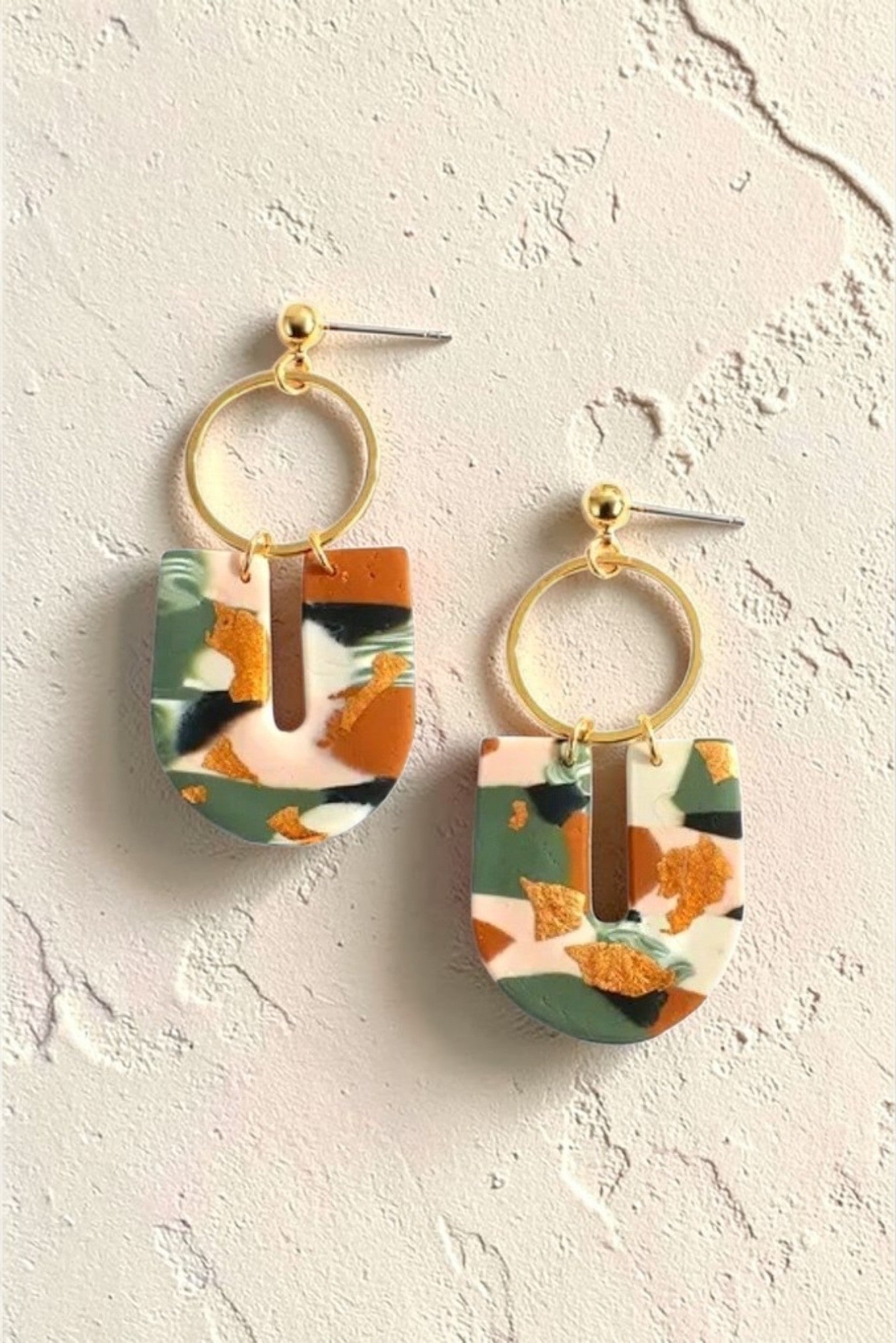 Grandes boucles d'oreilles géométriques polymère éclats d'or