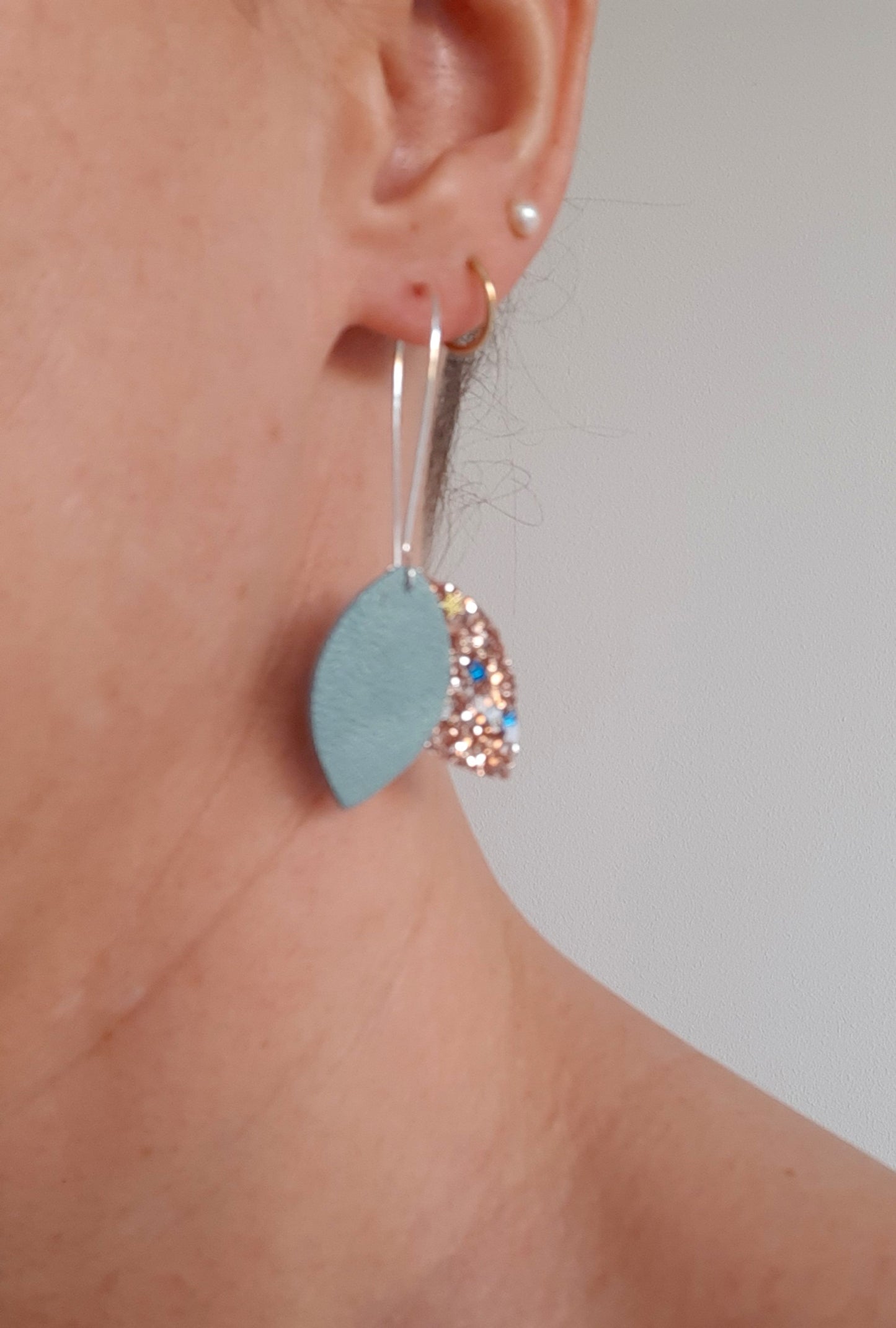 Boucles d'oreilles cuir paillettes