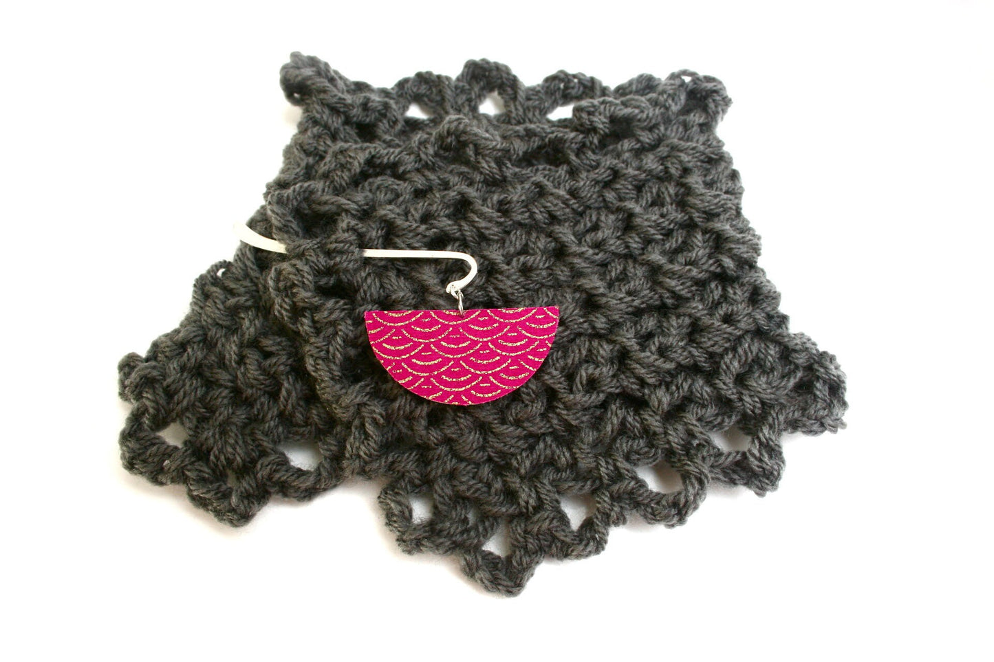 Charcoal gray hand crochet bohemian collar, brass peak, wood, Japanese seigaiha fabric