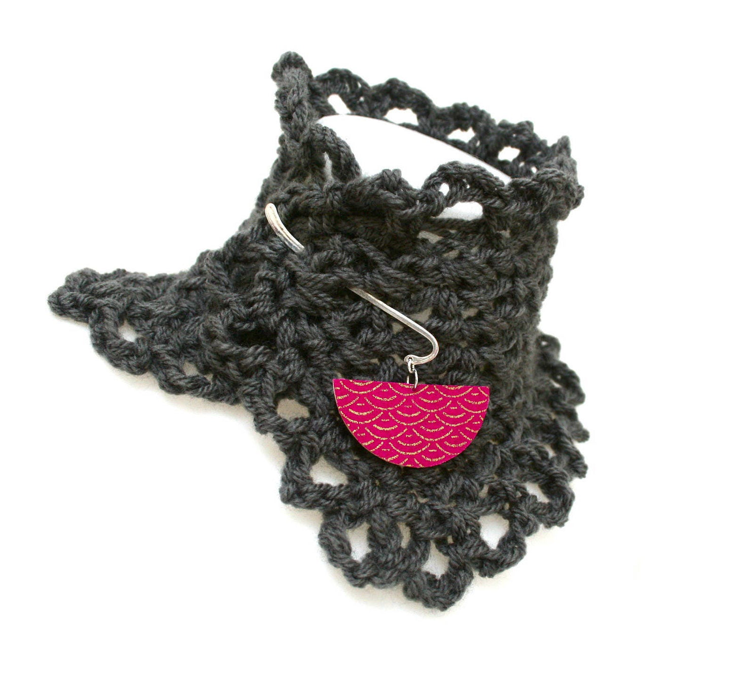 Charcoal gray hand crochet bohemian collar, brass peak, wood, Japanese seigaiha fabric