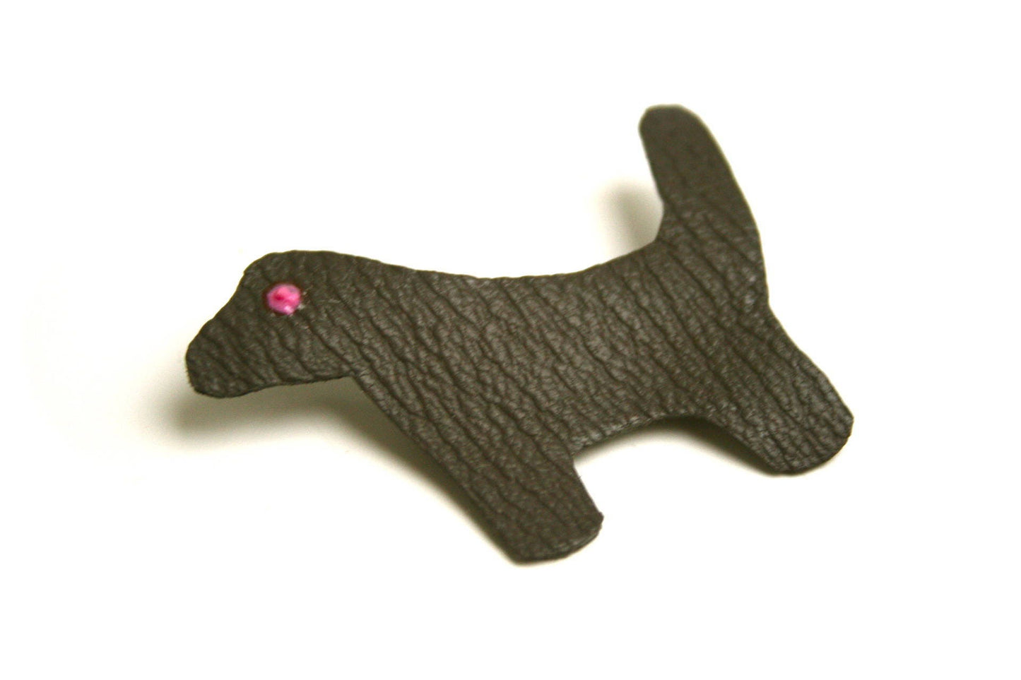 Broche cuir minimaliste chien