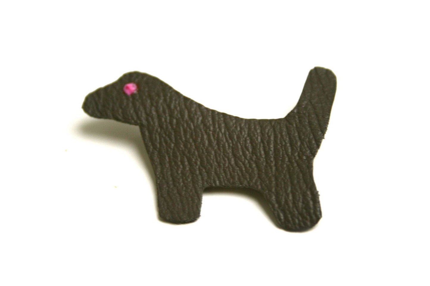 Broche cuir minimaliste chien