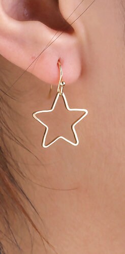 Outline star thin earrings