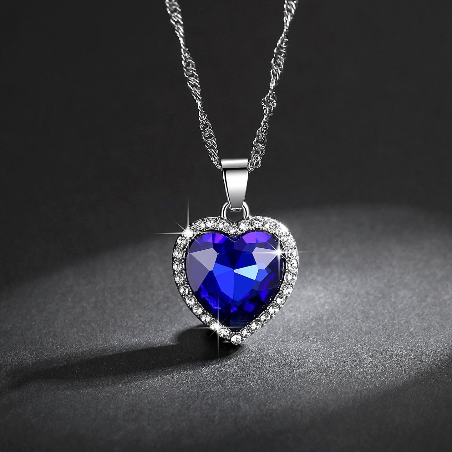 Collier cristal petit coeur d'océan